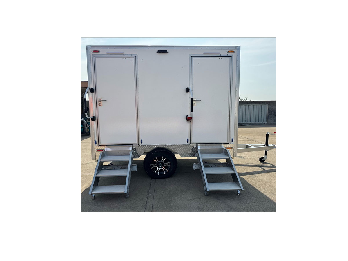 YG Machinery‘s toilet trailers for sale