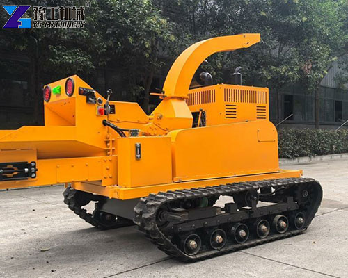 tracked large wood shredder