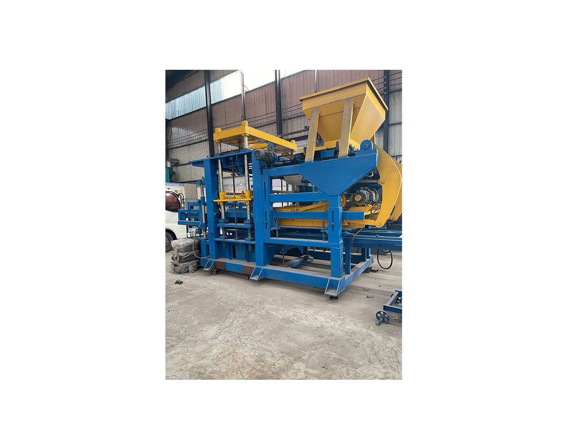 YG Machinery's hollow brick making machine