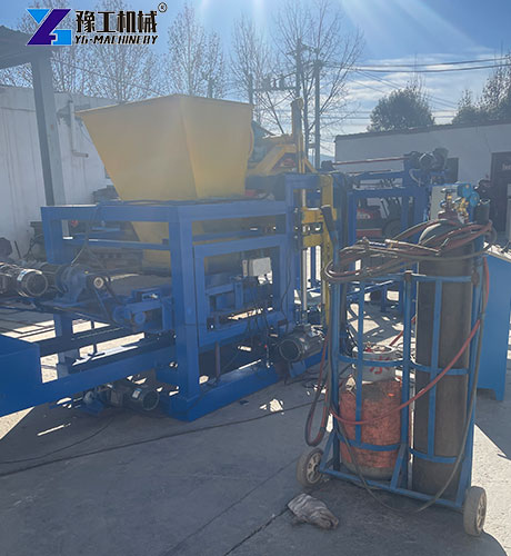 brick forming machine