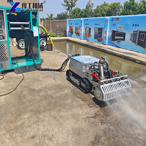 powerful crawler cleaning robot